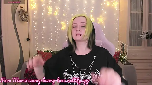 EmmyBunny online show from January 2026 04:13:02 PM