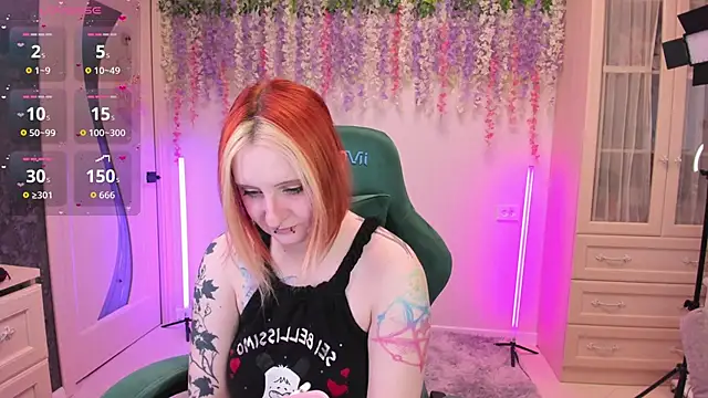 EmmyBunny online show from April 2026 02:52:01 PM