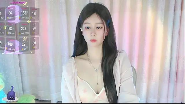 Aimee-520 online show from April 2026 01:23:02 AM