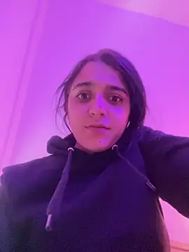 Alicia Ruiz online show from September 2025 06:25:01 PM