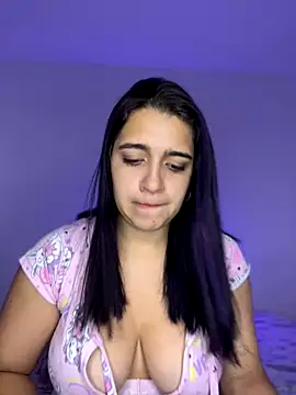 Alicia Ruiz online show from December 2025 10:48:01 PM