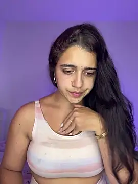 Alicia Ruiz online show from November 2025 06:23:02 PM