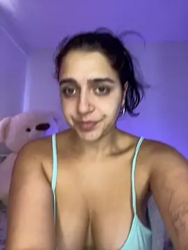 Alicia Ruiz online show from September 2025 05:09:01 PM