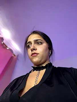 Alicia Ruiz online show from October 2025 06:00:01 PM