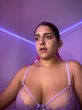 Alicia Ruiz online show from March 2026 07:04:02 PM