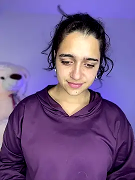 Alicia Ruiz online show from November 2025 01:09:01 AM