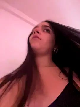 Alicia Ruiz online show from October 2025 06:05:01 PM