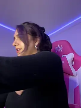 Alicia Ruiz online show from February 2026 01:15:01 AM