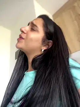 Alicia Ruiz online show from September 2025 06:07:01 PM