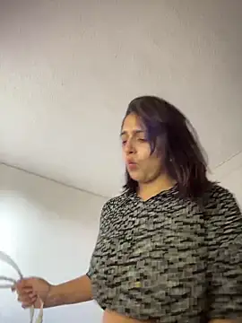 Alicia Ruiz online show from May 2026 09:58:01 PM