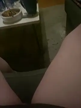 chrille82 online show from December 2025 05:57:05 PM