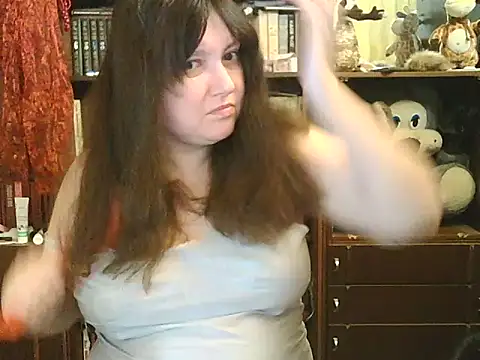 Snapshot of CarrieQPeach chatting on December 2025 06:18:02 PM CarrieQPeach online show from December 2025 06:18:02 PM