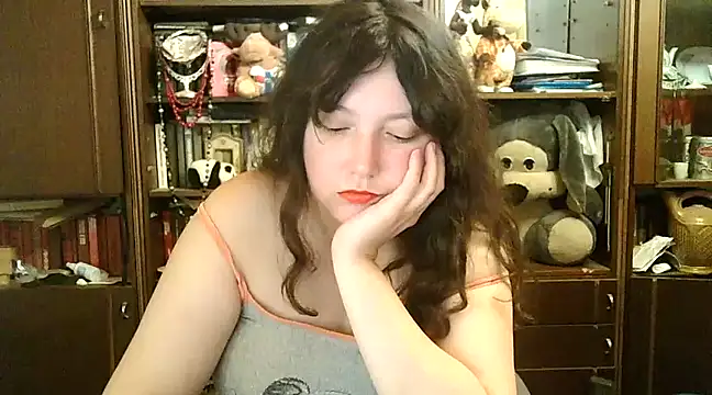 Snapshot of CarrieQPeach chatting on December 2024 08:18:01 PM CarrieQPeach online show from December 2024 08:18:01 PM