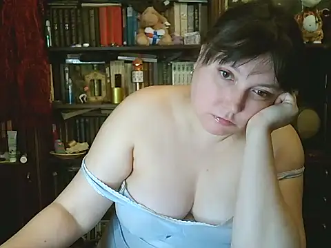 Snapshot of CarrieQPeach chatting on December 2025 08:04:02 PM CarrieQPeach online show from December 2025 08:04:02 PM