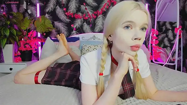 Lollita Lewis online show from December 2025 08:36:02 PM