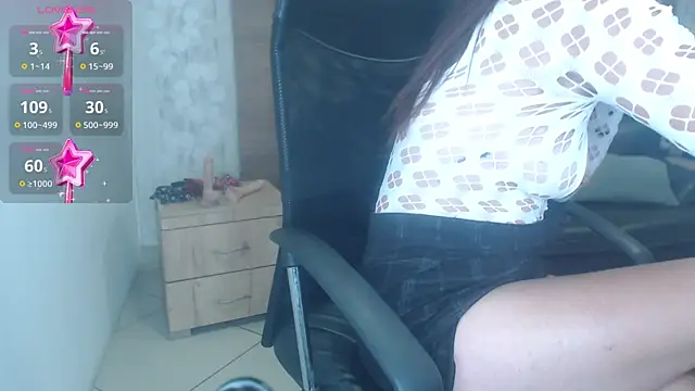 camilleDiaz16 online show from March 2025 06:43:01 PM