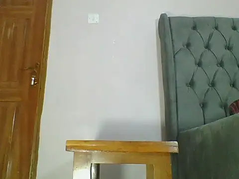 SilentQueen93 online show from March 2026 04:01:01 PM