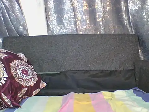 SilentQueen93 online show from November 2025 02:01:03 AM