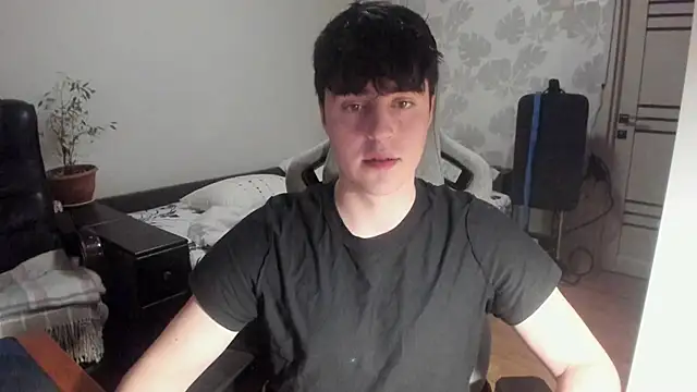 Knuckles17 online show from December 2025 03:00:02 AM