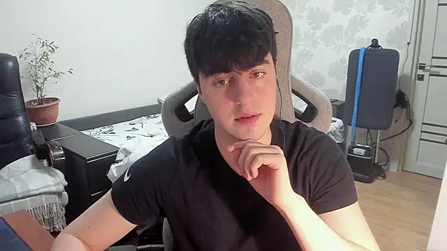 Knuckles17 online show from December 2025 05:09:01 AM