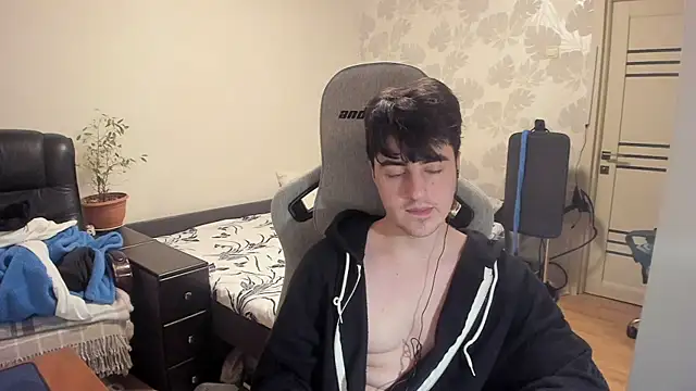 Snapshot of Knuckles17 chatting on December 2025 01:54:02 AM Knuckles17 online show from December 2025 01:54:02 AM