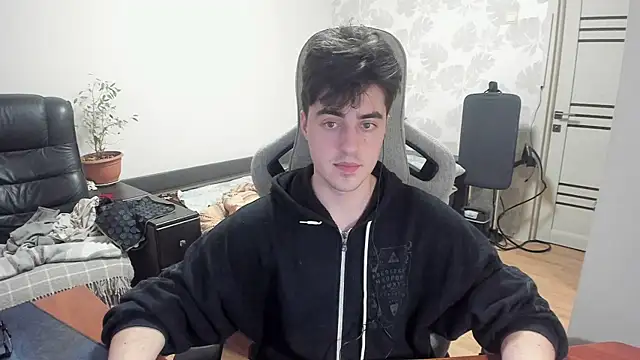 Snapshot of Knuckles17 chatting on December 2025 01:49:02 AM Knuckles17 online show from December 2025 01:49:02 AM