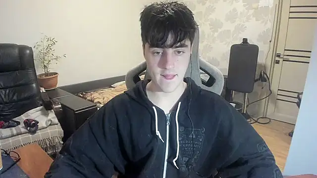 Snapshot of Knuckles17 chatting on December 2025 01:39:01 AM Knuckles17 online show from December 2025 01:39:01 AM