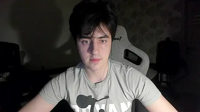 Knuckles17 online show from March 2026 04:32:02 PM