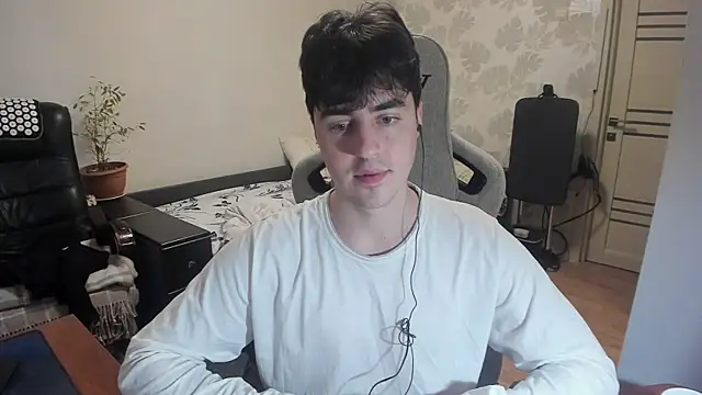 Snapshot of Knuckles17 chatting on December 2025 08:09:02 AM Knuckles17 online show from December 2025 08:09:02 AM