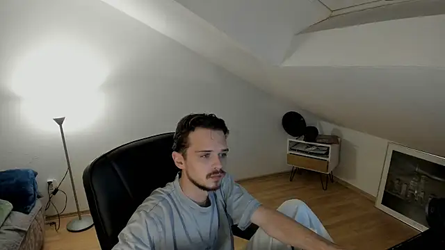 naked psy online show from October 2025 10:09:01 PM