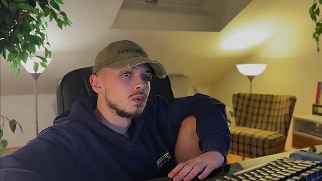 naked psy online show from November 2025 10:14:02 PM