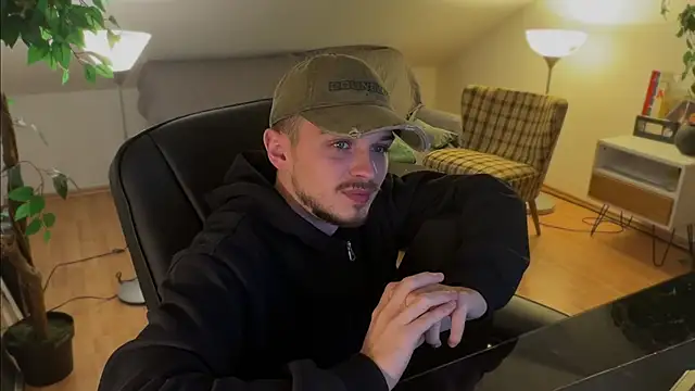 naked psy online show from November 2025 12:32:02 AM