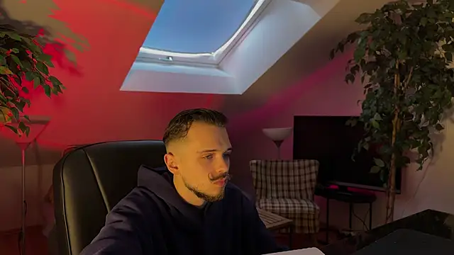 naked psy online show from February 2026 02:19:02 PM