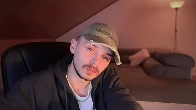 naked psy online show from February 2025 03:44:01 AM