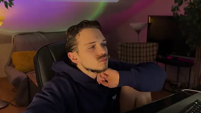 naked psy online show from February 2026 03:32:02 PM