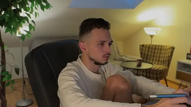 naked psy online show from November 2025 01:15:02 PM