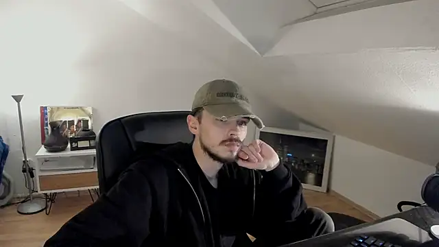 naked psy online show from October 2025 01:59:01 AM