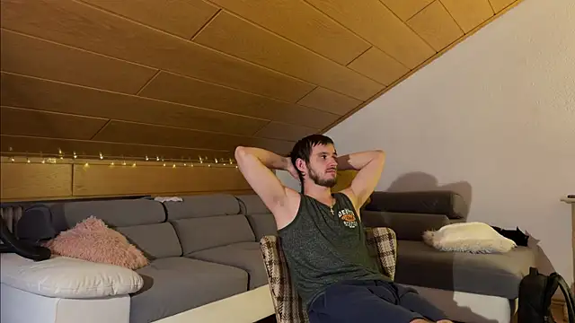 naked psy online show from November 2025 10:13:01 PM