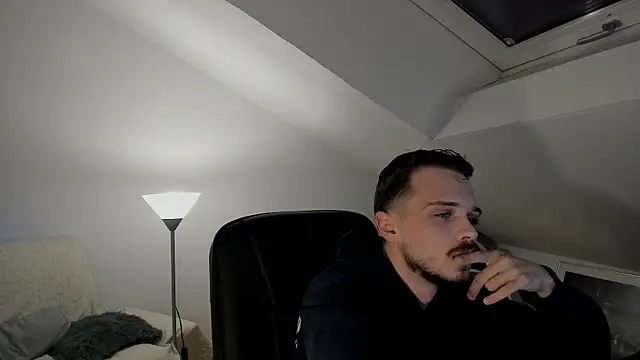 naked psy online show from September 2025 07:05:01 PM