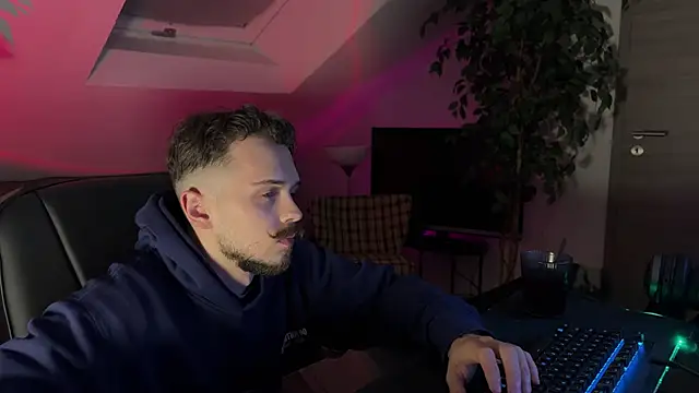 naked psy online show from February 2026 06:52:01 PM