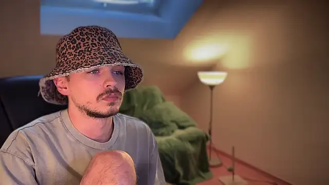 naked psy online show from March 2025 08:37:02 AM