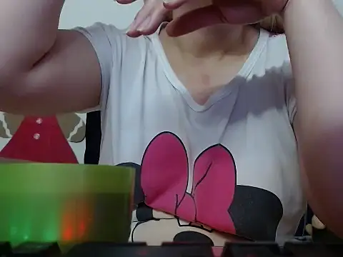 69liamilk69 online show from October 2025 05:50:02 AM