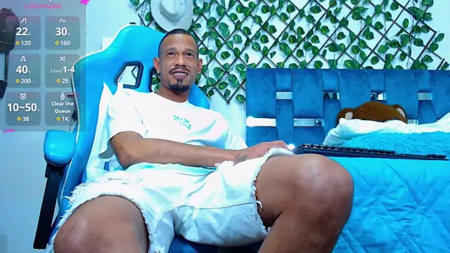 Snapshot of black_latin23cm chatting on February 2025 12:19:01 AM black latin23cm online show from February 2025 12:19:01 AM
