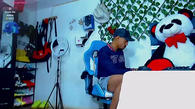 black latin23cm online show from January 2026 01:34:01 AM