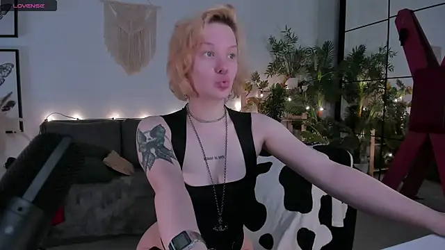 cyber whore  online show from June 2026 10:20:01 AM