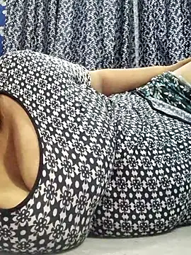 Snapshot of Seema_99 chatting on May 2026 03:06:02 AM Seema 99 online show from May 2026 03:06:02 AM
