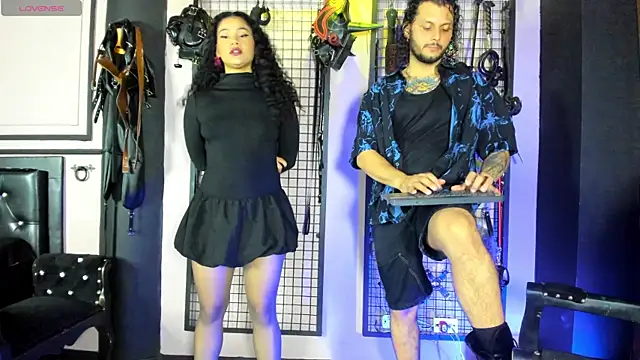 Snapshot of Twisted_Fantasy chatting on October 2025 03:03:01 AM Twisted Fantasy online show from October 2025 03:03:01 AM