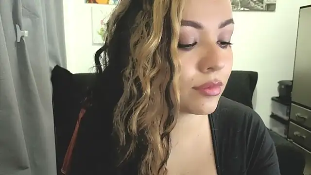 joan-star online show from April 2026 04:58:02 PM