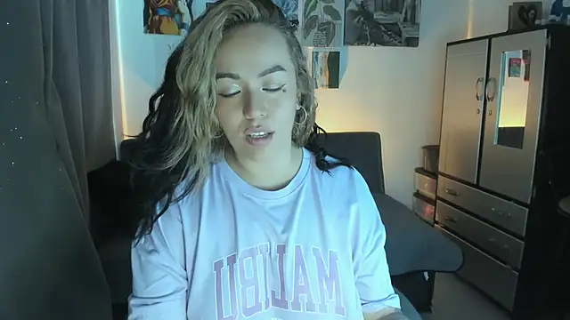 joan-star online show from March 2026 04:12:02 PM