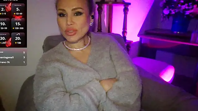 Snapshot of Radmila_Queen_ chatting on December 2024 07:11:02 PM Radmila Queen online show from December 2024 07:11:02 PM